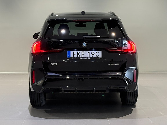 BMW X1 4 of 5