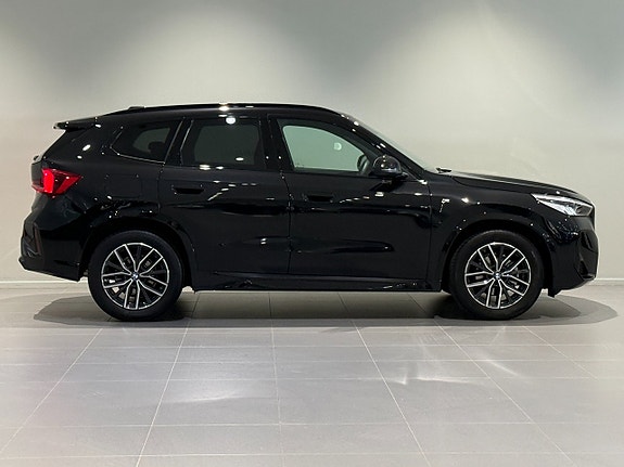 BMW X1 3 of 5