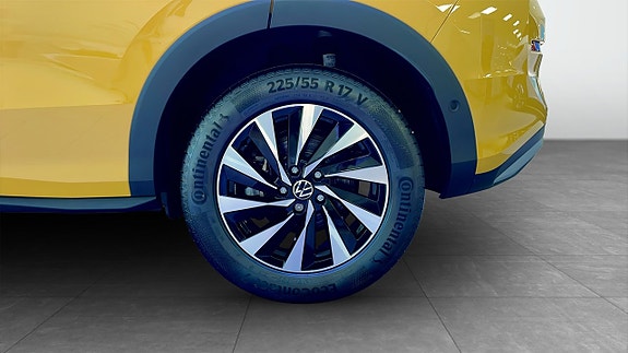 Volkswagen T-Roc 6 of 13