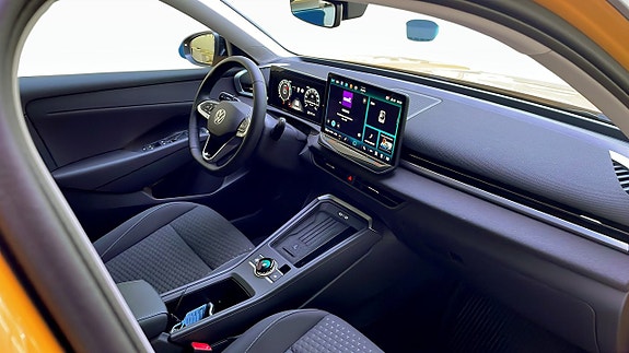 Volkswagen T-Roc 11 of 13