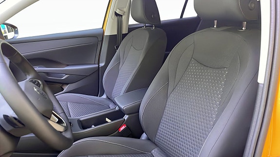 Volkswagen T-Roc 8 of 13