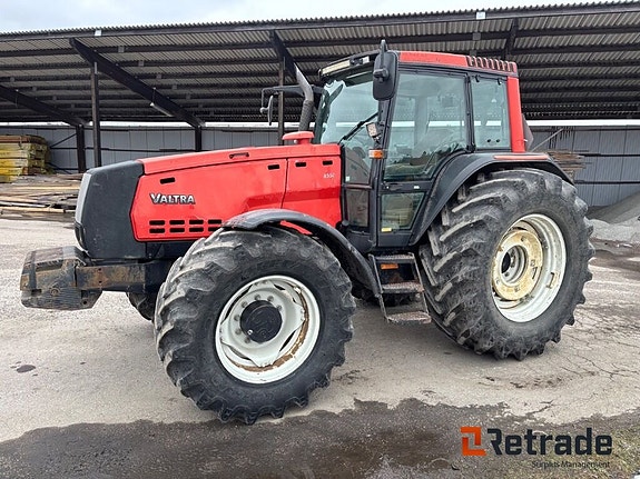 Traktor Valtra 8550-4