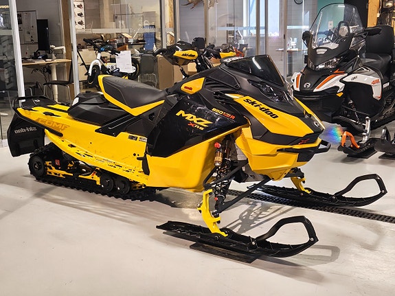 Ski-Doo MXZ XRS Competition 850 E-Tec Turbo R HUB