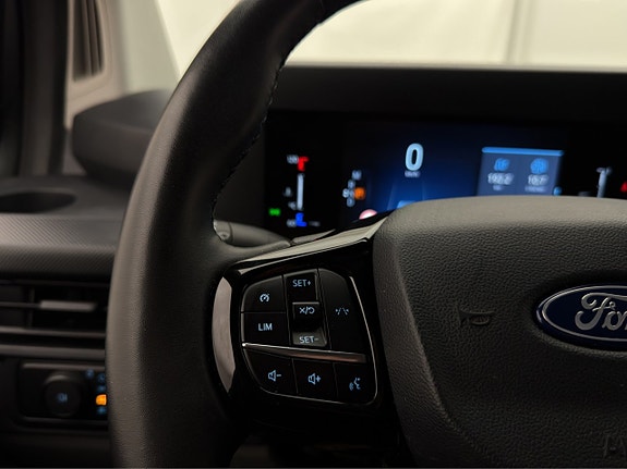 Ford Transit Custom 17 of 30