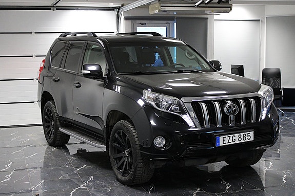 Toyota Land Cruiser 3 of 5