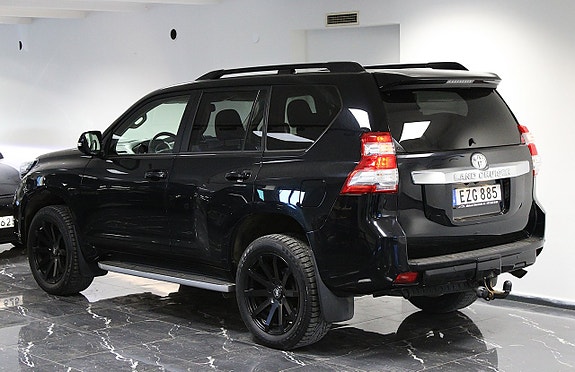 Toyota Land Cruiser 4 of 5