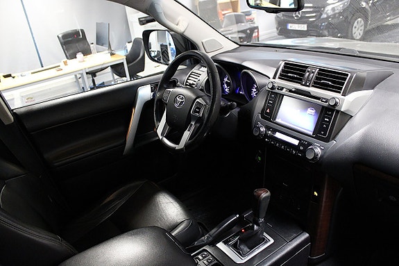 Toyota Land Cruiser 11 of 18