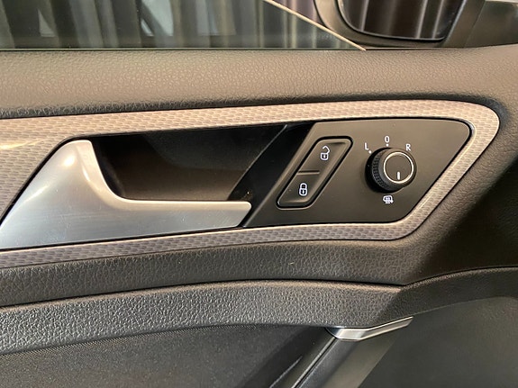 Volkswagen Golf Alltrack 24 of 30