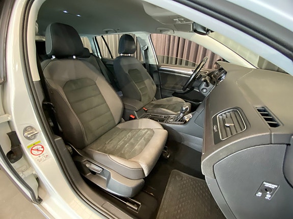 Volkswagen Golf Alltrack 8 of 30