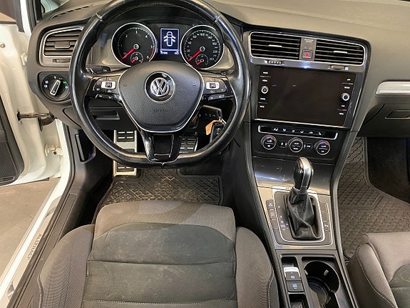 Volkswagen Golf Alltrack 10 of 30