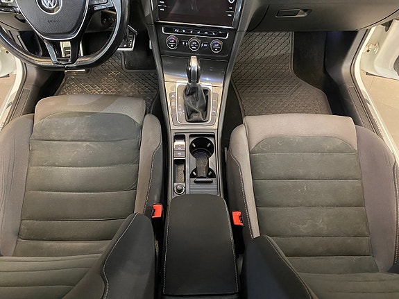 Volkswagen Golf Alltrack 29 of 30