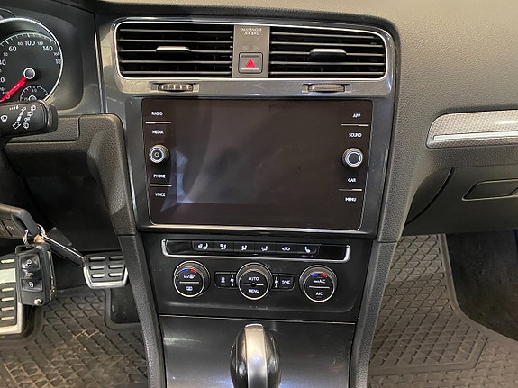 Volkswagen Golf Alltrack 13 of 30