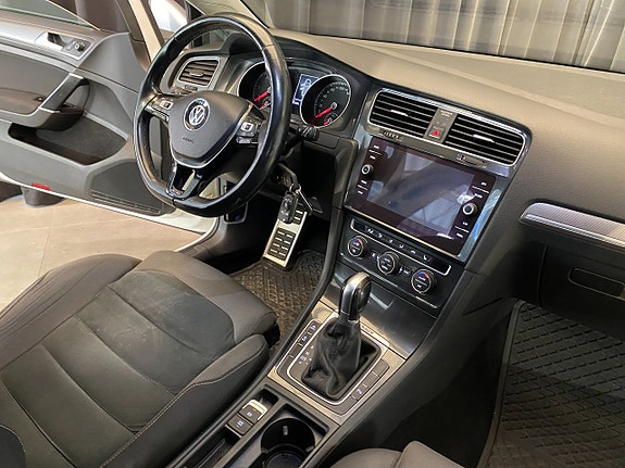 Volkswagen Golf Alltrack 17 of 30