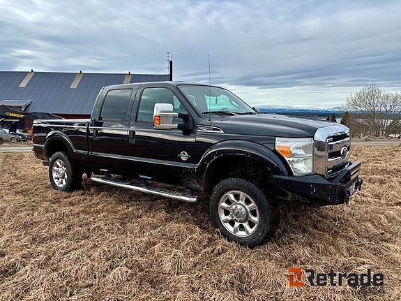 Ford F-250 3 of 5