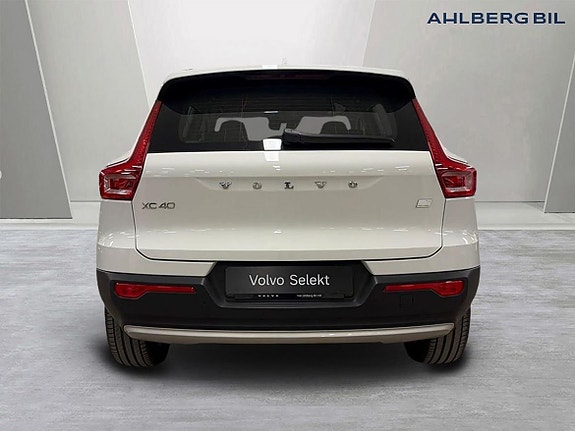 Volvo XC40 5 of 5