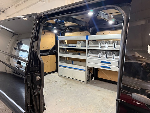Ford Transit Custom 10 of 18