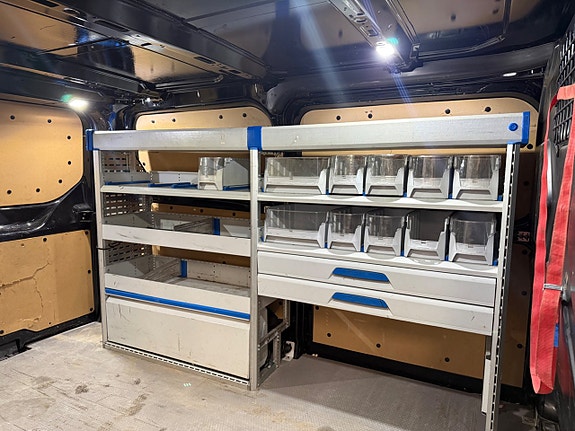 Ford Transit Custom 11 of 18