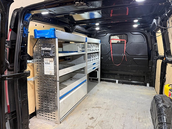 Ford Transit Custom 8 of 18