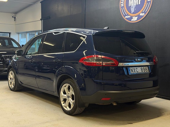 Ford S-MAX 23 of 26