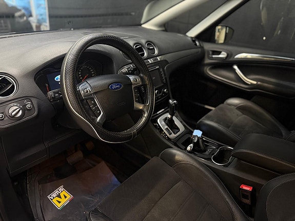 Ford S-MAX 7 of 26