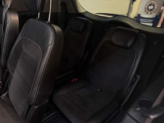 Ford S-MAX 22 of 26
