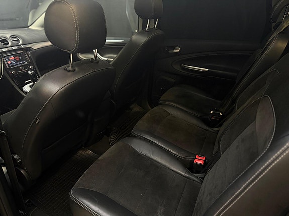 Ford S-MAX 21 of 26