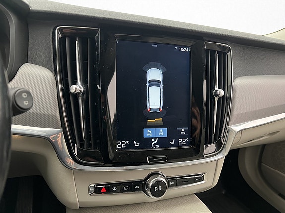 Volvo V90 15 of 28