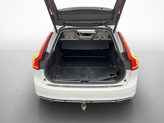 Volvo V90 24 of 28