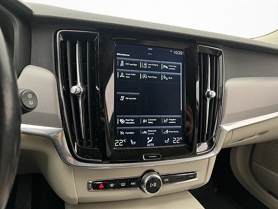 Volvo V90 16 of 28