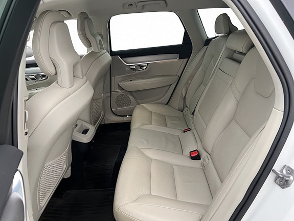 Volvo V90 11 of 28