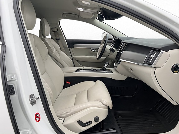 Volvo V90 10 of 28