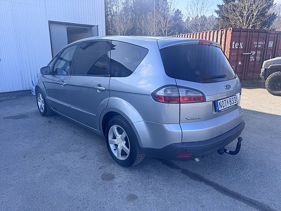 Ford S-MAX 3 of 8
