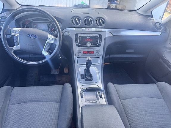 Ford S-MAX 6 of 8