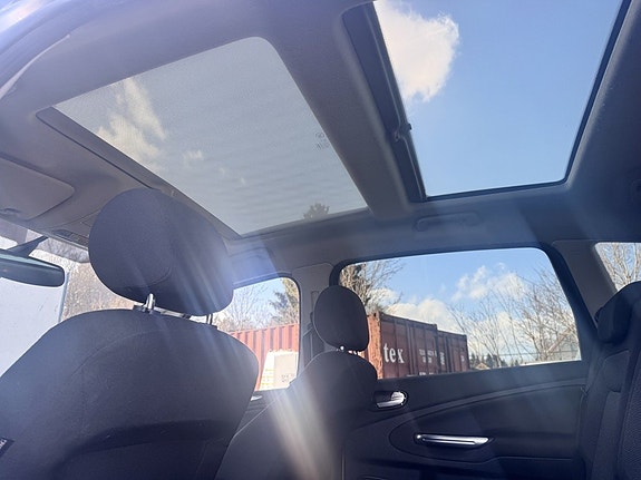 Ford S-MAX 7 of 8