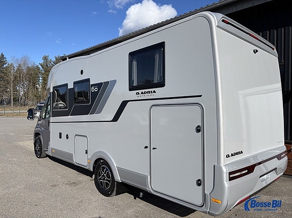 Adria MATRIX 670 SL 60Y *Taksäng * Aut. * Golvvärme * 3 of 5