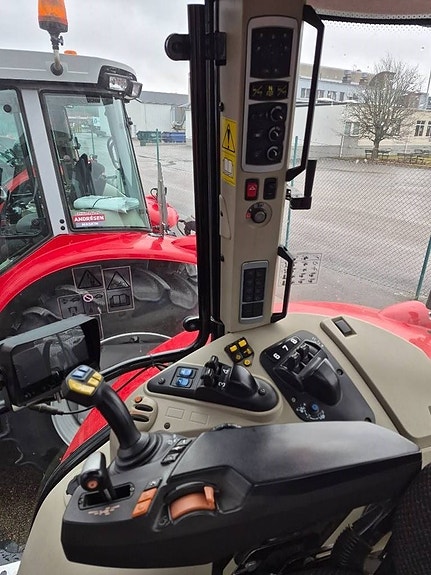 Massey Ferguson MF 6713 S DYNA VT 9 of 12