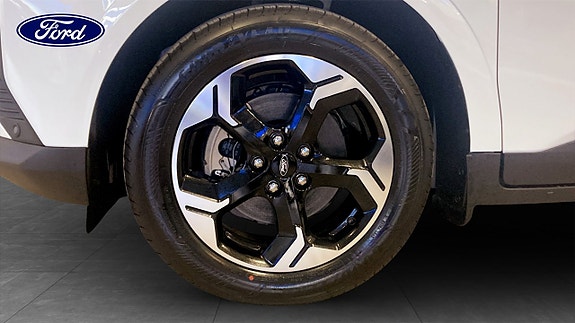 Ford Transit Courier 9 of 9