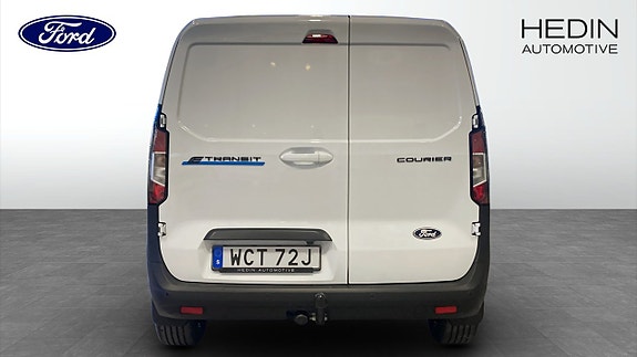Ford Transit Courier 7 of 9