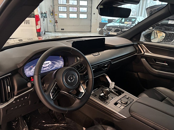 Mazda CX-60 11 of 17