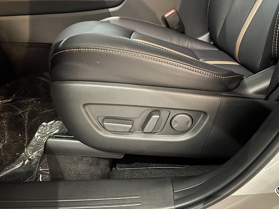 Mazda CX-60 10 of 17