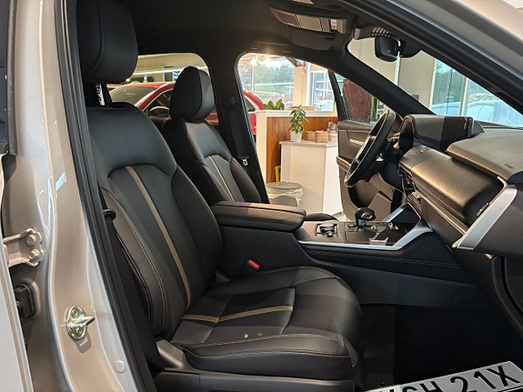 Mazda CX-60 17 of 17