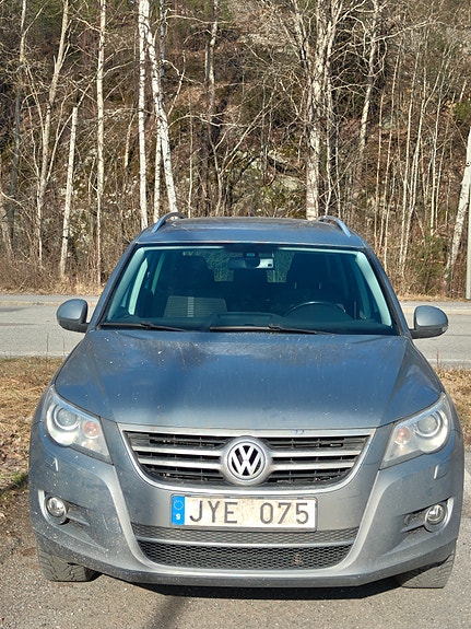 Volkswagen Tiguan 2 of 7
