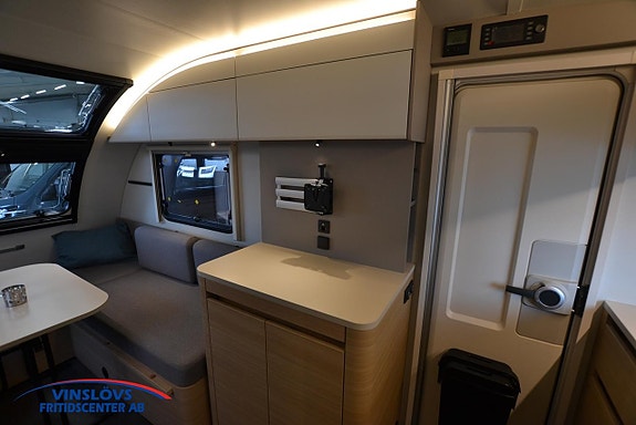 Adria Action 391 LH 12 of 13