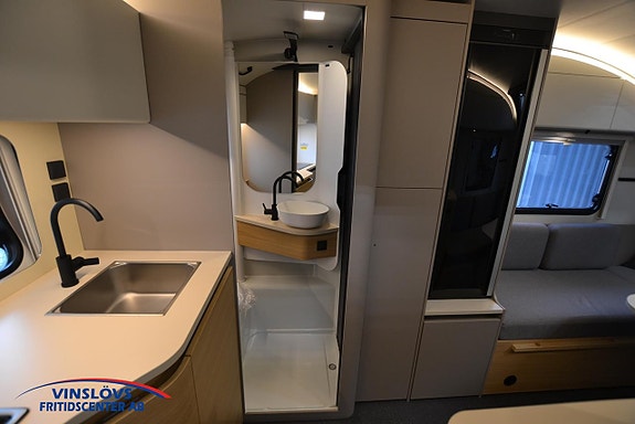 Adria Action 391 LH 2 of 13