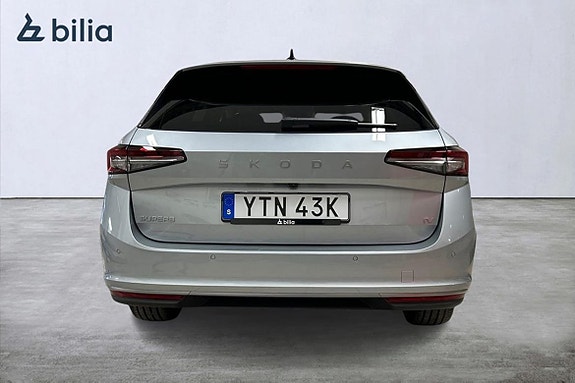 Skoda Superb 3 of 5