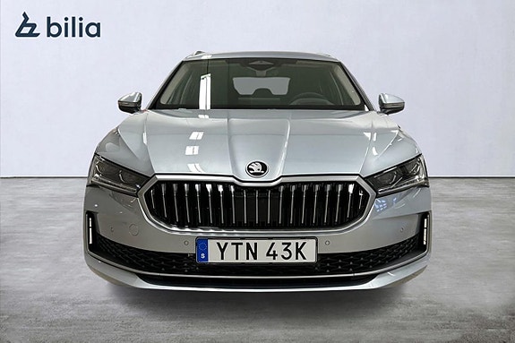 Skoda Superb 4 of 5