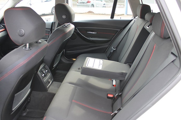 BMW 320 7 of 9
