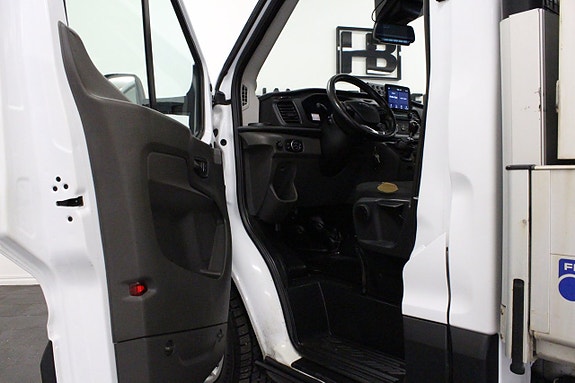Ford Transit 10 of 24