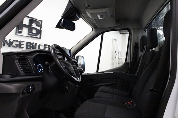 Ford Transit 12 of 24