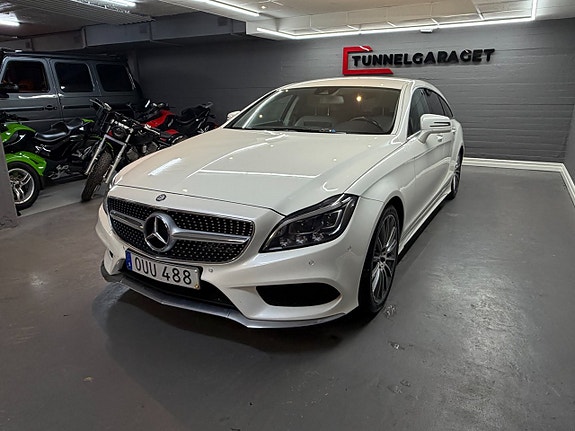 Mercedes-Benz CLS350 3 of 5